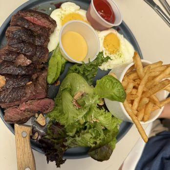 Box St. All Day - Steak egg and frits - Breakfast & Brunch Near Me - San Antonio, Texas