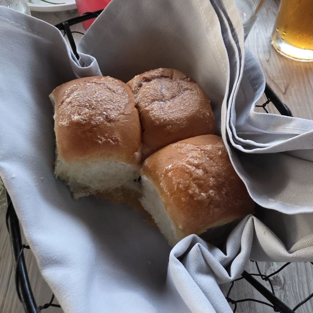 Coral Del Mar - Garlic butter bread - Asian Fusion Near Me - Del Mar, California Coral Del Mar - Garlic butter bread - Asian Fusion Near Me - Del Mar, California