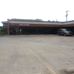 Jim's Lock & Safe - 1411 w. magnolia at Fairmont