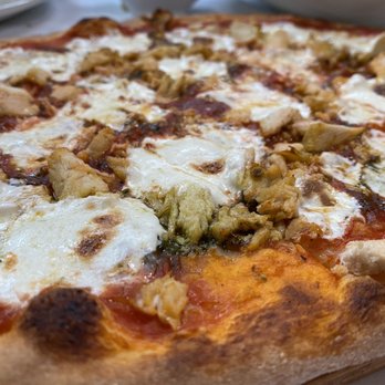 Altesi Downtown - Pizza con Pollo pizza - Italian Near Me - New York, New York