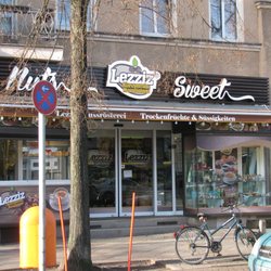 Lezziz - Das Café, wo ich mit meiner Freundin drin war, links. Februar 2018.