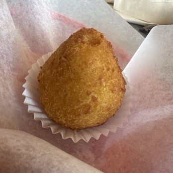 Amor Em Pedacos Bakery - Bakeries Near Me - Orlando, Florida