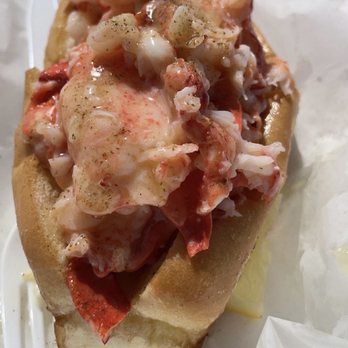 Bite Into Maine - 4.5oz Picnic Roll - Seafood Near Me - Cape Elizabeth, Maine Bite Into Maine - 4.5oz Picnic Roll - Seafood Near Me - Cape Elizabeth, Maine