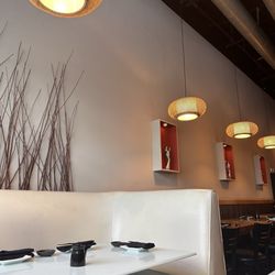 Maji Sushi - Inside