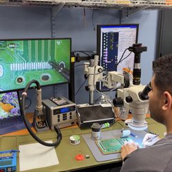 Telè Phone Repair - Microsoldering lab