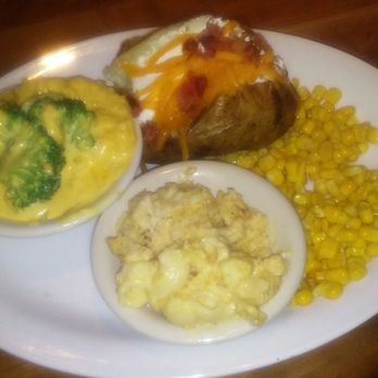 Cheddar's Scratch Kitchen - My veggie plate - Comfort Food Near Me - Gastonia, North Carolina