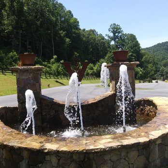 Virginia Distillery Company - Pretty fountain in front - Distilleries Near Me - Lovingston, Virginia Virginia Distillery Company - Pretty fountain in front - Distilleries Near Me - Lovingston, Virginia