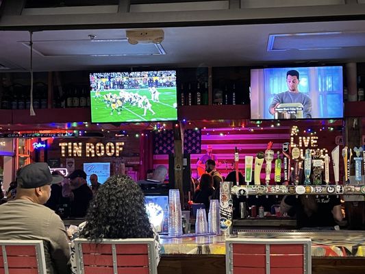 Tin Roof by null