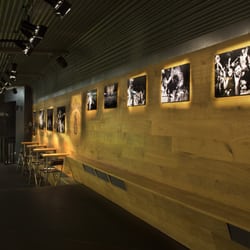Amager Bio - Vores bar og foyer, hvor du kan hygge både før, under og efter koncerten.