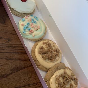 Crumbl - Waugh Chapel - Berries n' cream, cotton candy, caramel apple - Bakeries Near Me - Gambrills, Maryland Crumbl - Waugh Chapel - Berries n' cream, cotton candy, caramel apple - Bakeries Near Me - Gambrills, Maryland