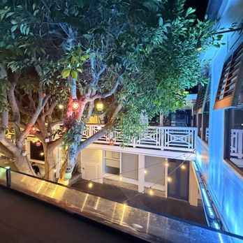 Tower 12 - Treehouse type vibe. - Bars Near Me - Hermosa Beach, California Tower 12 - Treehouse type vibe. - Bars Near Me - Hermosa Beach, California