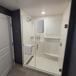 Residence Inn by Marriott St. Paul Downtown - Spacious Shower