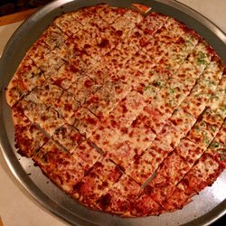 Poor Gary's Pizza At the Vermilion Club