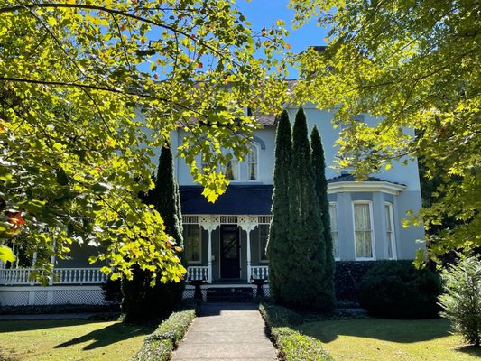 Falcon Rest Mansion & Gardens by null