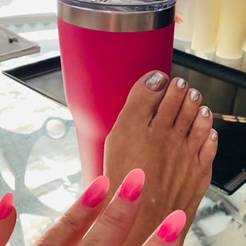 Tip Top Nails - Nail Salons Near Me - Cathedral City, California