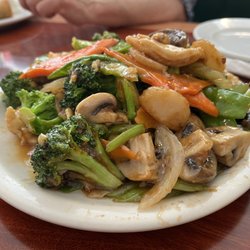 John's Chinese Restaurant - Pea pod chow yuk