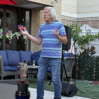 Engine 8 Urban Winery - Max Volume entertaining the crowd - Desserts Near Me - Sparks, Nevada
