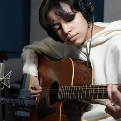 True Music Studios - We teach guitar students and they record their songs with us