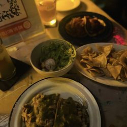La Contenta Les - Chicken tacos and tacos al pastor