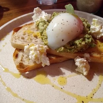 Choix - Avocado toast with poached eggs and ricotta - French Near Me - Melbourne, VIC Choix - Avocado toast with poached eggs and ricotta - French Near Me - Melbourne, VIC