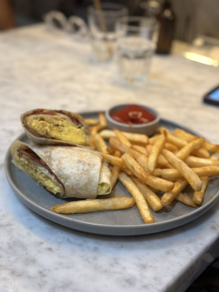 HOLE IN THE WALL - FLATIRON - Updated May 2025 - 729 Photos & 382