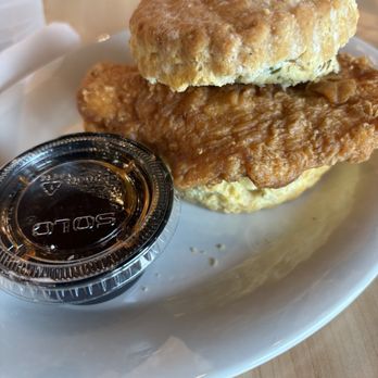 Maple Street Biscuit - The Squawking Goat- pepper jelly on the side because so wasn't sure if I liked it..to my surprise I LOVED it - Breakfast & Brunch Near Me - Wylie, Texas