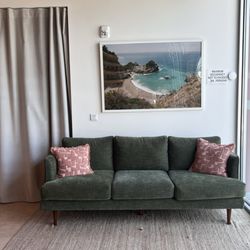 Cheeks + Co - Cutest waiting area