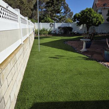 Big Bully Turf - Along the back...after - Artificial Turf Near Me - San Diego, California Big Bully Turf - Along the back...after - Artificial Turf Near Me - San Diego, California