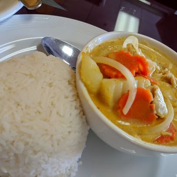 E - Sea Fresh Restaurant - Yellow curry, comes with rice! - Seafood Near Me - Los Angeles, California
