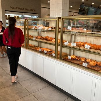 Tous Les Jours - Pastries available at 9:30am on a Sunday morning. - Bakeries Near Me - Minneapolis, Minnesota Tous Les Jours - Pastries available at 9:30am on a Sunday morning. - Bakeries Near Me - Minneapolis, Minnesota