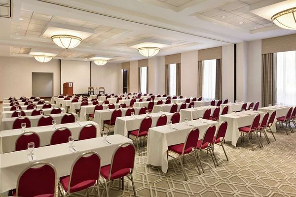 Embassy Suites by Hilton Boston at Logan Airport by null