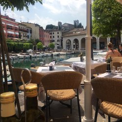 Al Ponte - Outside, looking at the marina