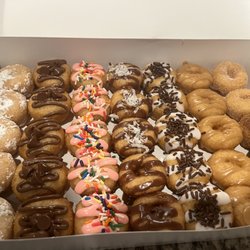 Yummy's Mini Donuts and Ice Cream - 35 mini