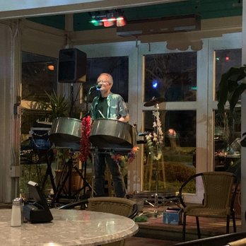 Bahama Breeze - Live music on the patio - Bars Near Me - Schaumburg, Illinois