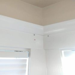 Oakwood Realty & Property Management - Broken blinds