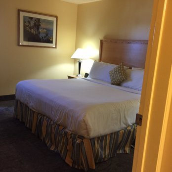 Ocean Key Resort - King room - Hotels Near Me - Virginia Beach, Virginia