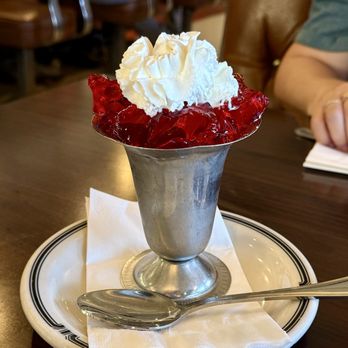 Langer's Delicatessen - One of the few places that has Jello for dessert - Delis Near Me - Los Angeles, California