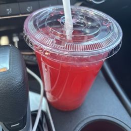 I think it's a Kool-Aid lemonade. It's good. I think it's a Kool-Aid lemonade. It's good.