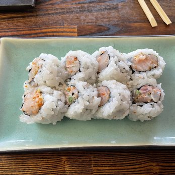 Sushi Dan - Yellowtail Roll - Sushi Bars Near Me - Studio City, California Sushi Dan - Yellowtail Roll - Sushi Bars Near Me - Studio City, California