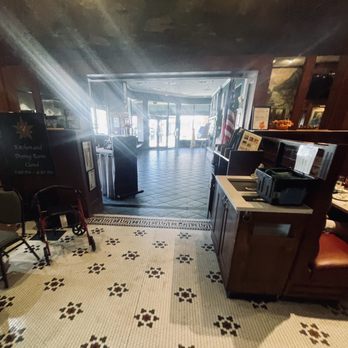 Bright Star Restaurant - Indoor view - Southern Near Me - Bessemer, Alabama