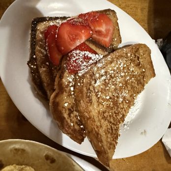 Maxine's Cafe & Bakery - Signature French Toast - Breakfast & Brunch Near Me - Bastrop, Texas
