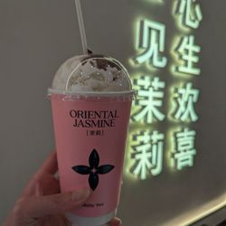 Molly Tea - White champaca oat milk tea with jasmine whipped cream and pecans