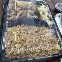 Global Foody Lovers - Bourbon chicken with the sauce on the side