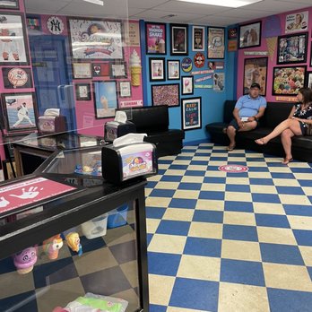 Meyer'S Ice Cream - Inside waiting area. - Ice Cream & Frozen Yogurt Near Me - Surfside Beach, South Carolina Meyer'S Ice Cream - Inside waiting area. - Ice Cream & Frozen Yogurt Near Me - Surfside Beach, South Carolina