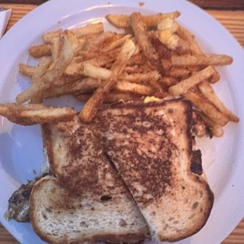 Sharkeys - Fish Melt - American Near Me - Key Largo, Florida Sharkeys - Fish Melt - American Near Me - Key Largo, Florida
