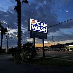Pat's Express - They start shutting down at 7pm.  Make sure you start before 7pm