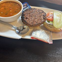 The St-George Bar & Grill - Burger & Soup