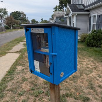 Rose's Little Free Library - Rose's Little Free Library, East Haven - Community Book Box Near Me - East Haven, Connecticut Rose's Little Free Library - Rose's Little Free Library, East Haven - Community Book Box Near Me - East Haven, Connecticut