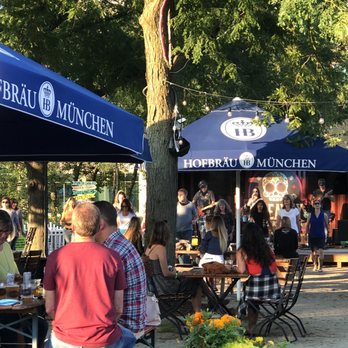 Hideaway Brew Garden - Band started playing at 7pm. - Beer Gardens Near Me - Hoffman Estates, Illinois