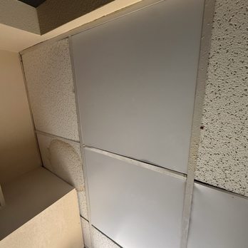 Stayable Jacksonville West - A bit of leaking by the bathroom area of the celling - Hotels Near Me - Jacksonville, Florida